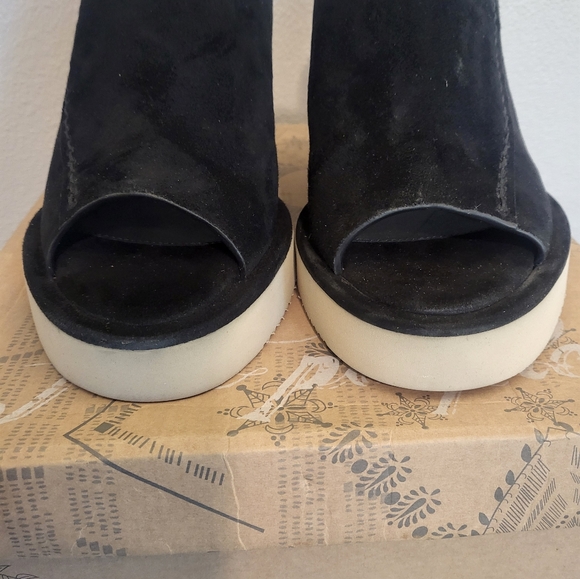 Free People Running in Wedges - Picture 4 of 11